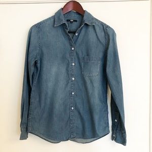 Uniqlo Denim button shirt size small chambray